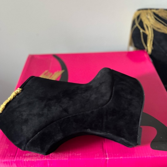 Shoe Booties - Picture 8 of 9